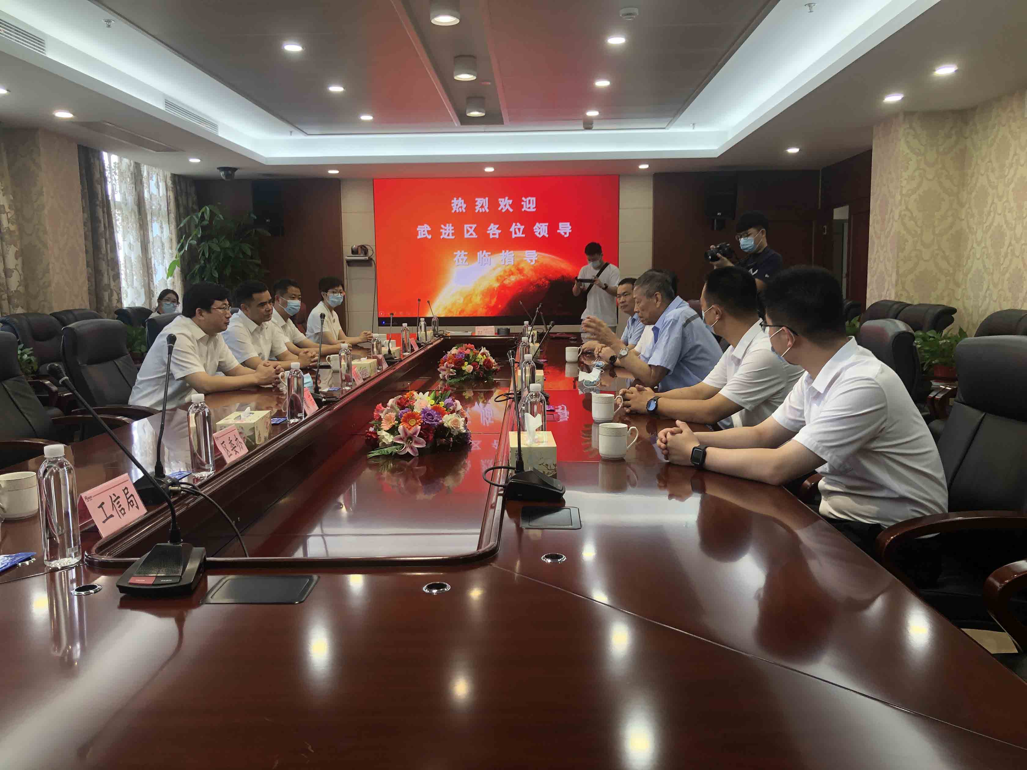 武進區區委領導一行實地到訪洛凱調研指導企業發展及疫情防控工作